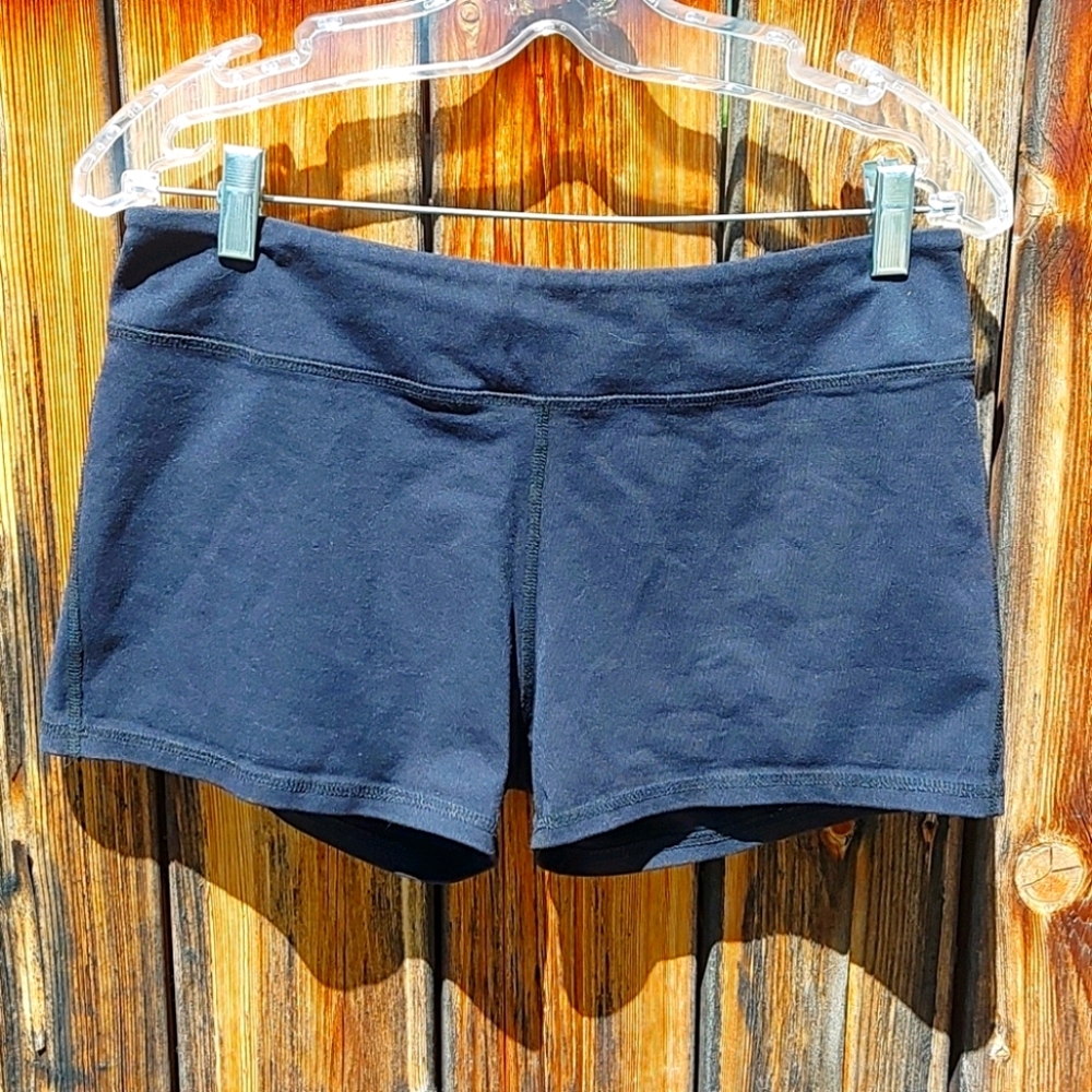 Onetooth Leo Star Workout Shorts